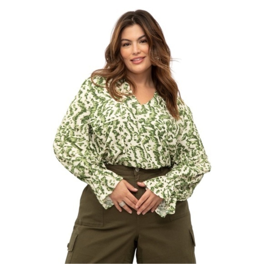Eloquii 16 blouse long sleeve abstract print ruffle cuffs‎ career office